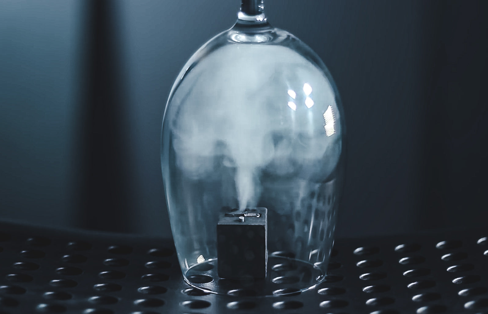 Smoke Cube by João Miranda