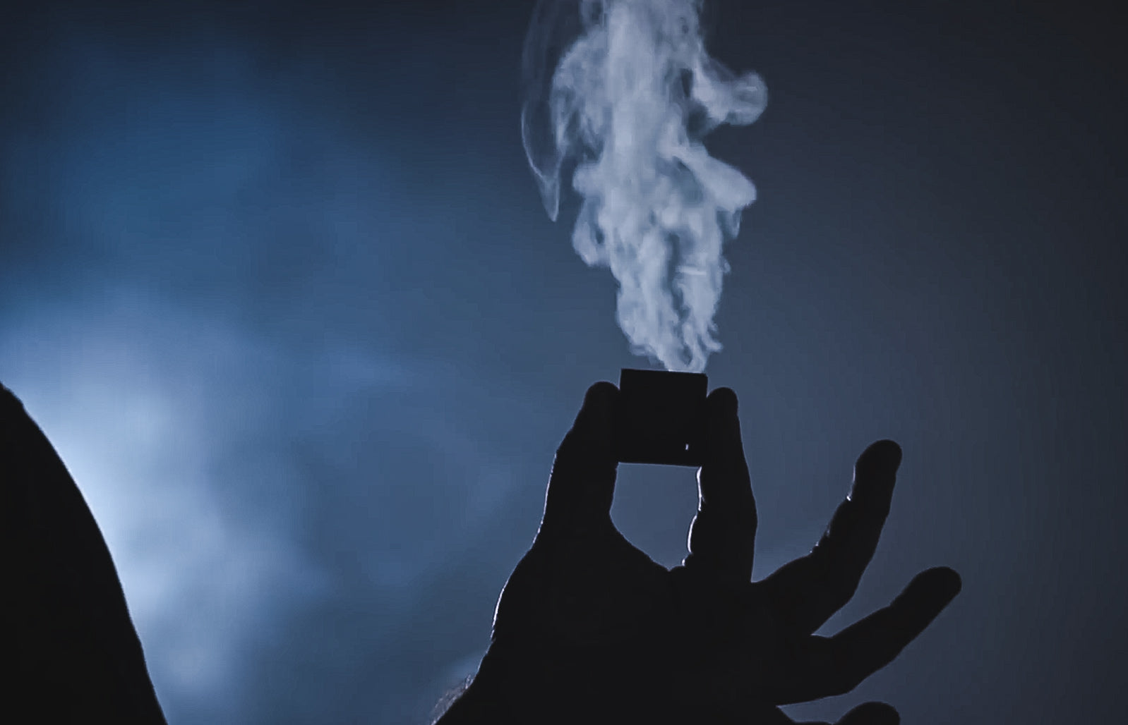 Smoke Cube by João Miranda